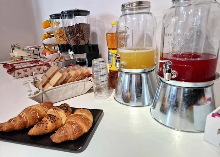 לינה וארוחת בוקר Iris *